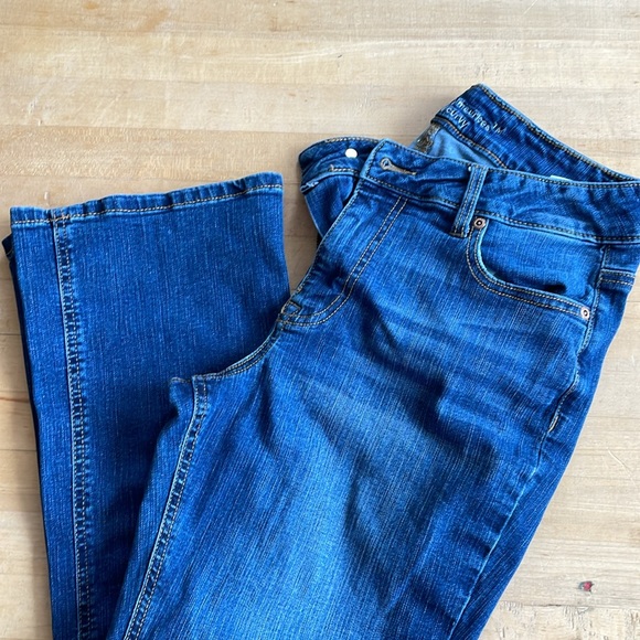 Maurice’s high rise curvy size 10 short - Picture 3 of 3